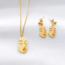 Carica l&#39;immagine nel visualizzatore di Gallery, FACE GOLD NECKLACE

