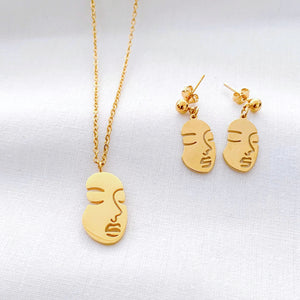 FACE GOLD NECKLACE