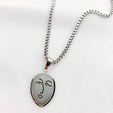 Carica l&#39;immagine nel visualizzatore di Gallery, FACE SILVER NECKLACE
