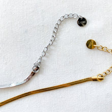 Carica l&#39;immagine nel visualizzatore di Gallery, COLLANA SNAKE con zirconi
